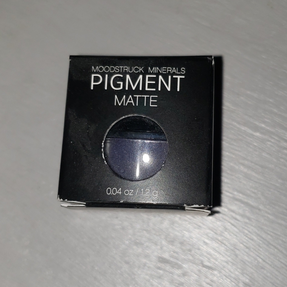 Younique mineral pigment